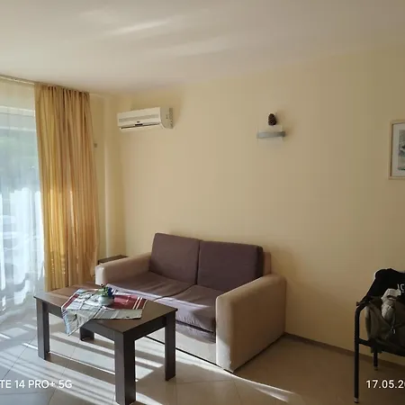 Nikea Park Oasis Апартаменты